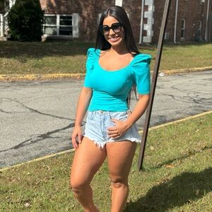 turquoise puff-sleeve top